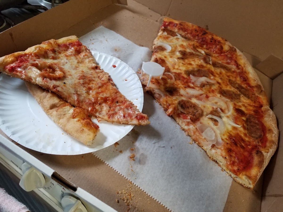 Piazza Pizza Photos 2